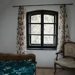 Lodge W Zabytkowej Stajni Nad Jeziorem Z Dostepem Do Parku I Sasiedztwem Xix Wiecznego Dworku Modrzewiowego