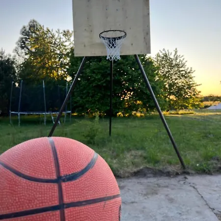 W Zabytkowej Stajni Nad Jeziorem Z Dostepem Do Parku I Sasiedztwem Xix Wiecznego Dworku Modrzewiowego Jaktstuga *