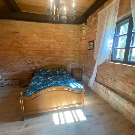 W Zabytkowej Stajni Nad Jeziorem Z Dostepem Do Parku I Sasiedztwem Xix Wiecznego Dworku Modrzewiowego Lodge *