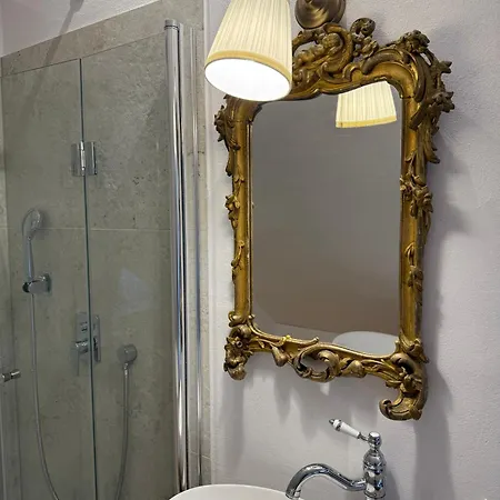 Jaktstuga W Zabytkowej Stajni Nad Jeziorem Z Dostepem Do Parku I Sasiedztwem Xix Wiecznego Dworku Modrzewiowego *