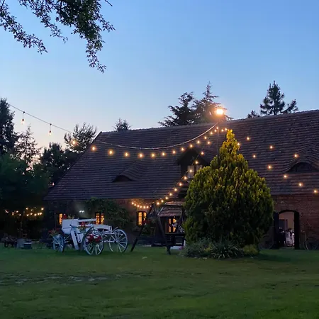 W Zabytkowej Stajni Nad Jeziorem Z Dostepem Do Parku I Sasiedztwem Xix Wiecznego Dworku Modrzewiowego *