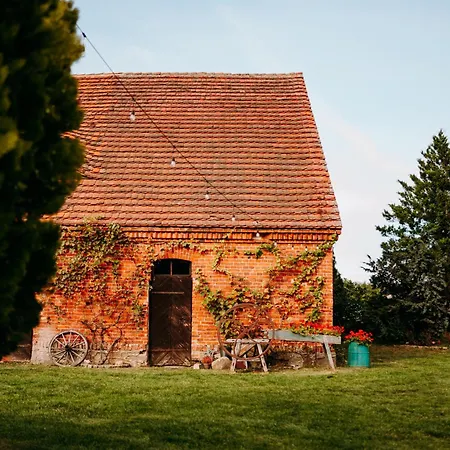 Lodge W Zabytkowej Stajni Nad Jeziorem Z Dostepem Do Parku I Sasiedztwem Xix Wiecznego Dworku Modrzewiowego