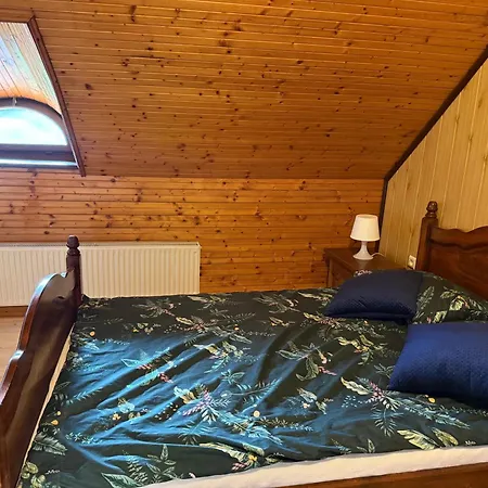Lodge W Zabytkowej Stajni Nad Jeziorem Z Dostepem Do Parku I Sasiedztwem Xix Wiecznego Dworku Modrzewiowego Szteklin