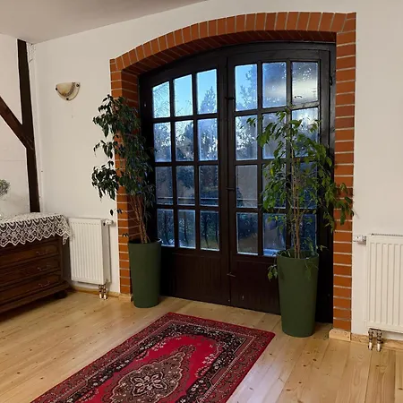 W Zabytkowej Stajni Nad Jeziorem Z Dostepem Do Parku I Sasiedztwem Xix Wiecznego Dworku Modrzewiowego Lodge Szteklin