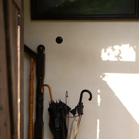 W Zabytkowej Stajni Nad Jeziorem Z Dostepem Do Parku I Sasiedztwem Xix Wiecznego Dworku Modrzewiowego Lodge *