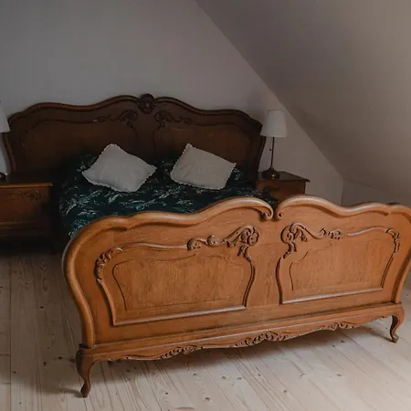 Lodge W Zabytkowej Stajni Nad Jeziorem Z Dostepem Do Parku I Sasiedztwem Xix Wiecznego Dworku Modrzewiowego Szteklin