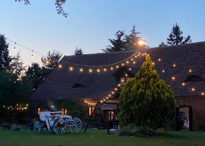 W Zabytkowej Stajni Nad Jeziorem Z Dostepem Do Parku I Sasiedztwem Xix Wiecznego Dworku Modrzewiowego *