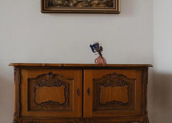 W Zabytkowej Stajni Nad Jeziorem Z Dostepem Do Parku I Sasiedztwem Xix Wiecznego Dworku Modrzewiowego *