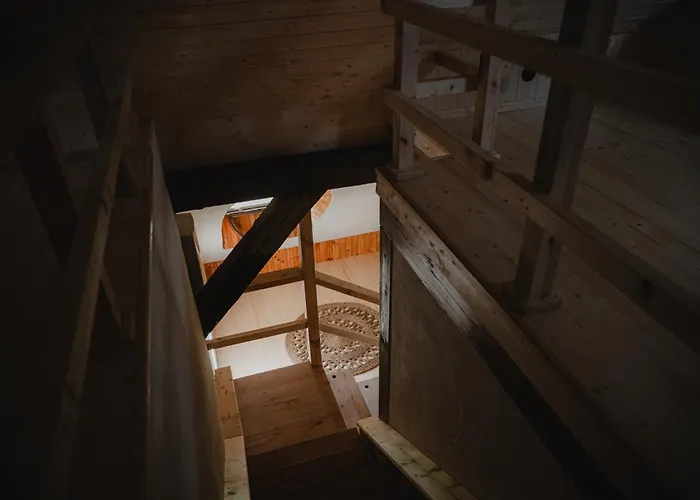 Chata W Zabytkowej Stajni Nad Jeziorem Z Dostepem Do Parku I Sasiedztwem Xix Wiecznego Dworku Modrzewiowego *