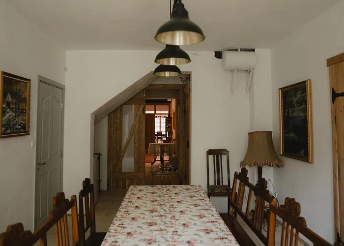 Chata W Zabytkowej Stajni Nad Jeziorem Z Dostepem Do Parku I Sasiedztwem Xix Wiecznego Dworku Modrzewiowego Szteklin