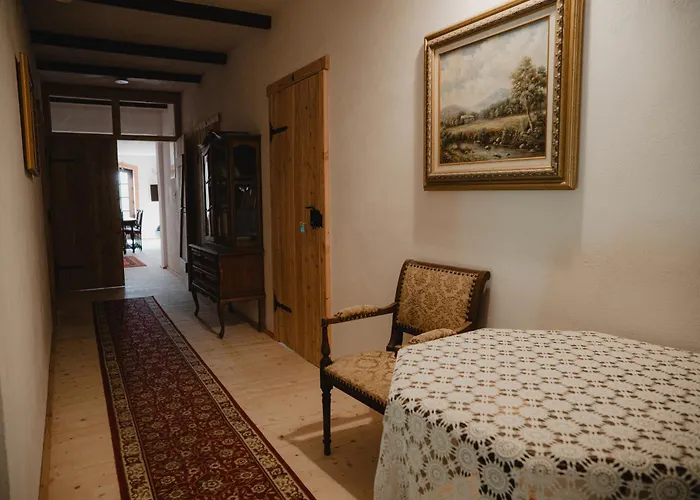 Chata W Zabytkowej Stajni Nad Jeziorem Z Dostepem Do Parku I Sasiedztwem Xix Wiecznego Dworku Modrzewiowego *